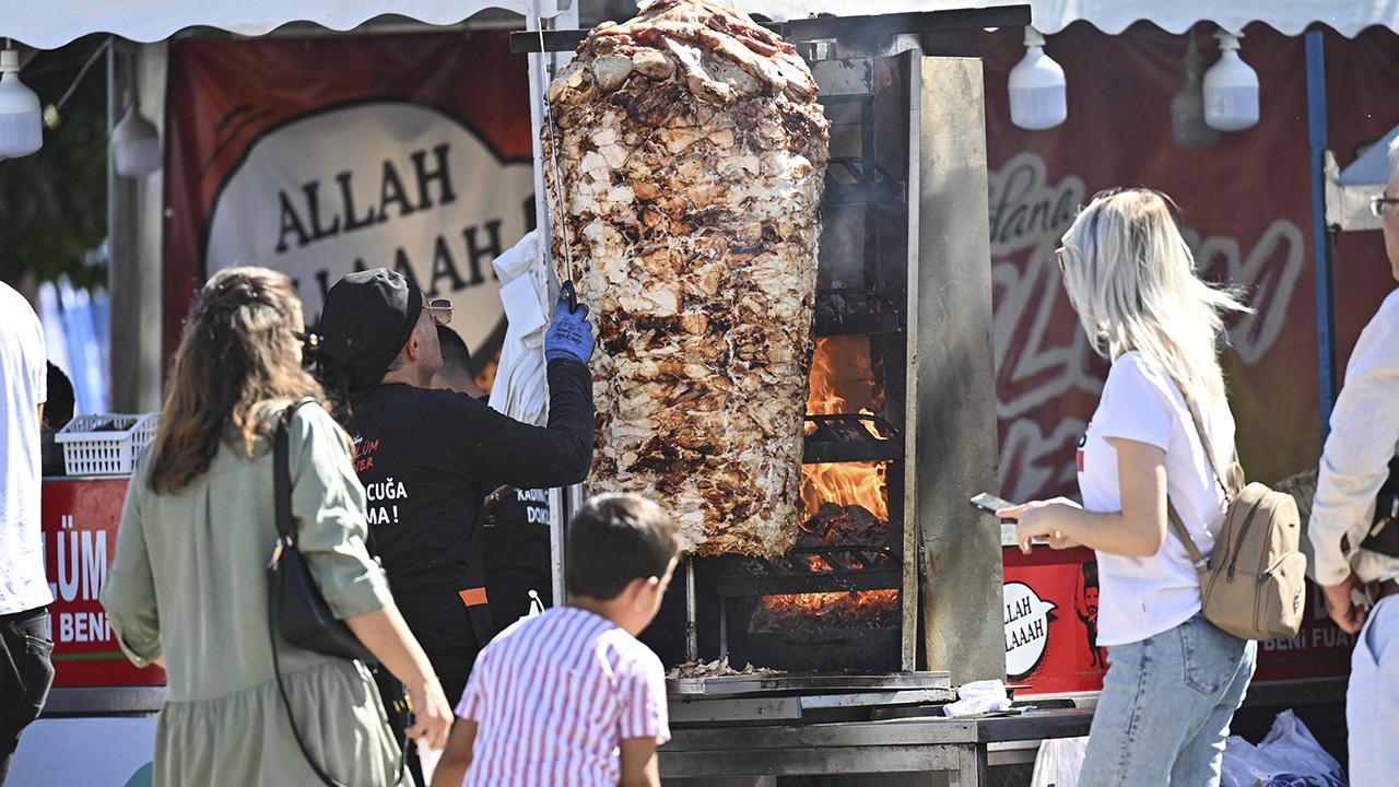 Adana Lezzet Festivali'ne 800 binden fazla kişi katıldı